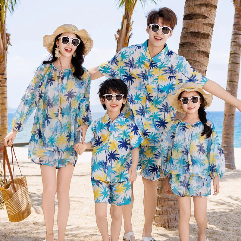 The Plant Parent - Look de vacances en famille, tenues